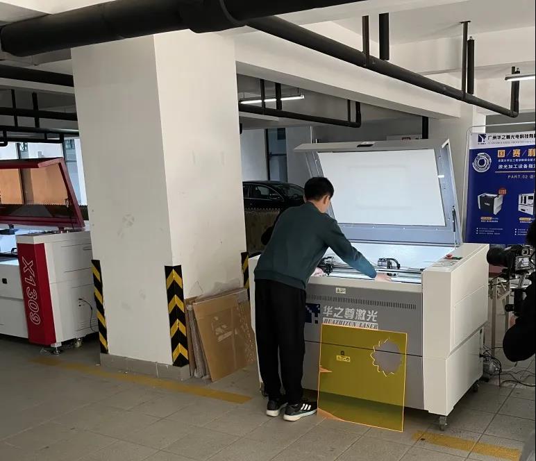 激光雕刻切割機加工運行場景
